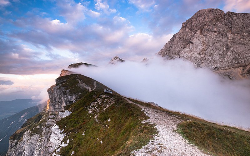 Mangart bergpiek in Triglav Nationaal Park